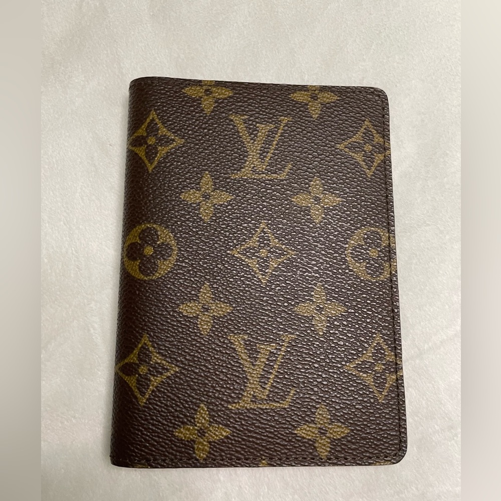 Louis Vuitton Monogram Bifold Wallet 🤎